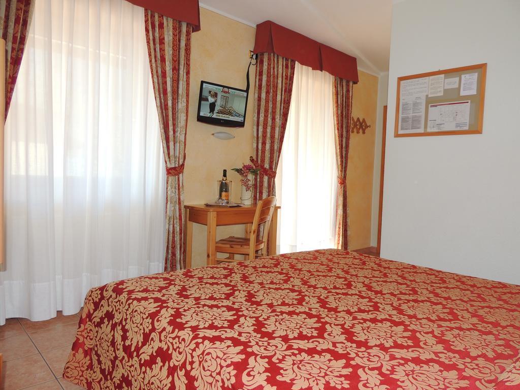 Albergo Eden Passo del Tonale Cameră foto