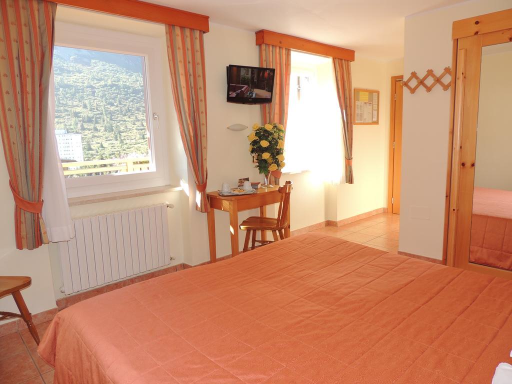 Albergo Eden Passo del Tonale Cameră foto