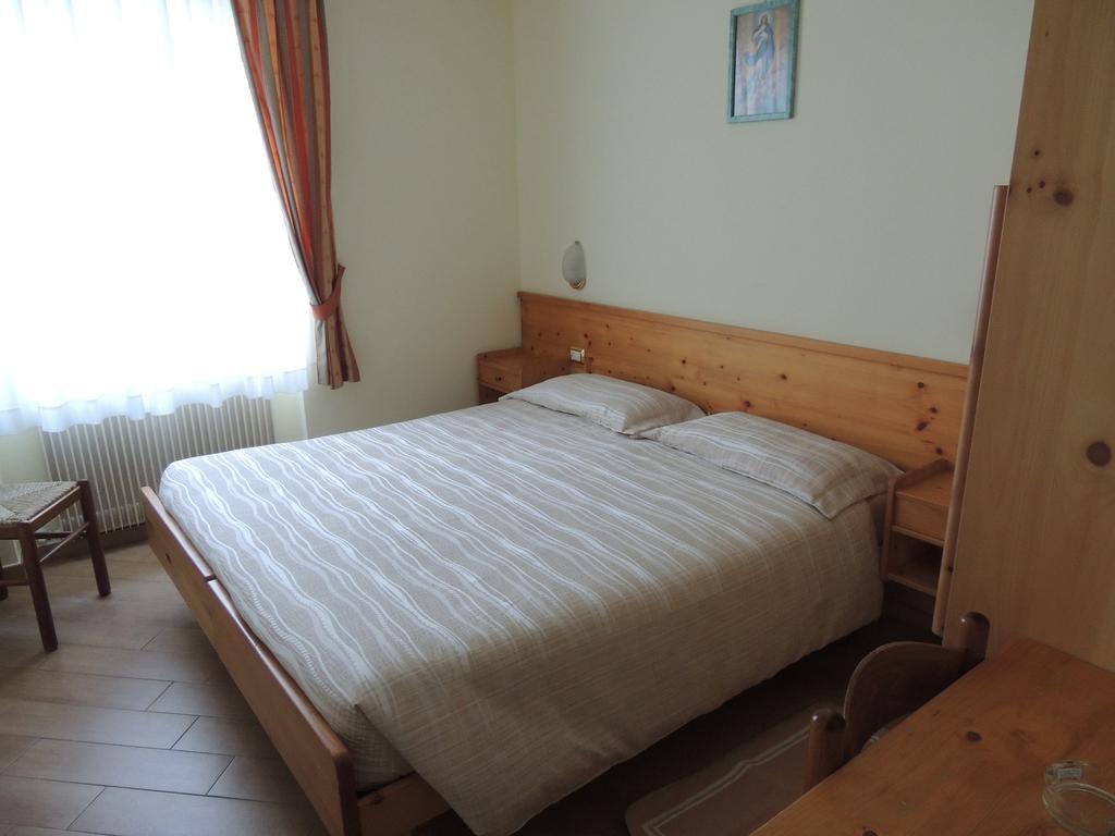 Albergo Eden Passo del Tonale Cameră foto